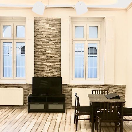 Homelike Luxury Flat On Gyulai Pal Budapest Exterior photo
