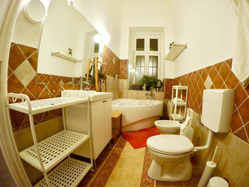 Homelike Luxury Flat On Gyulai Pal Budapest Exterior photo
